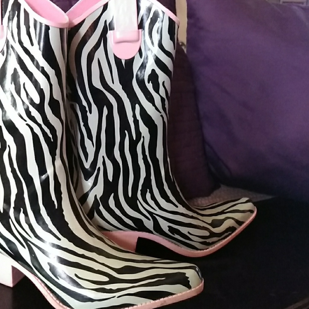 Corkys Wild zebra print rain boots size 9